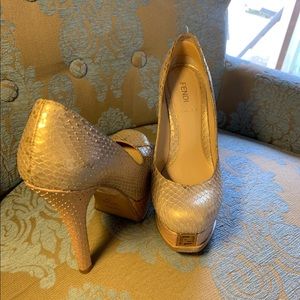 Authentic light golf fendi platform pump